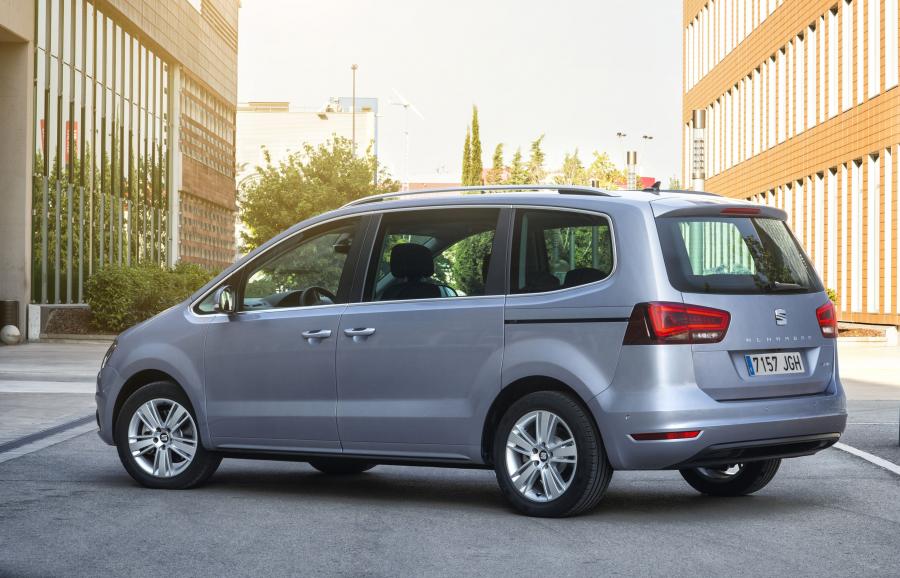  Seat Alhambra 2015 года  (фото 24 из 35)